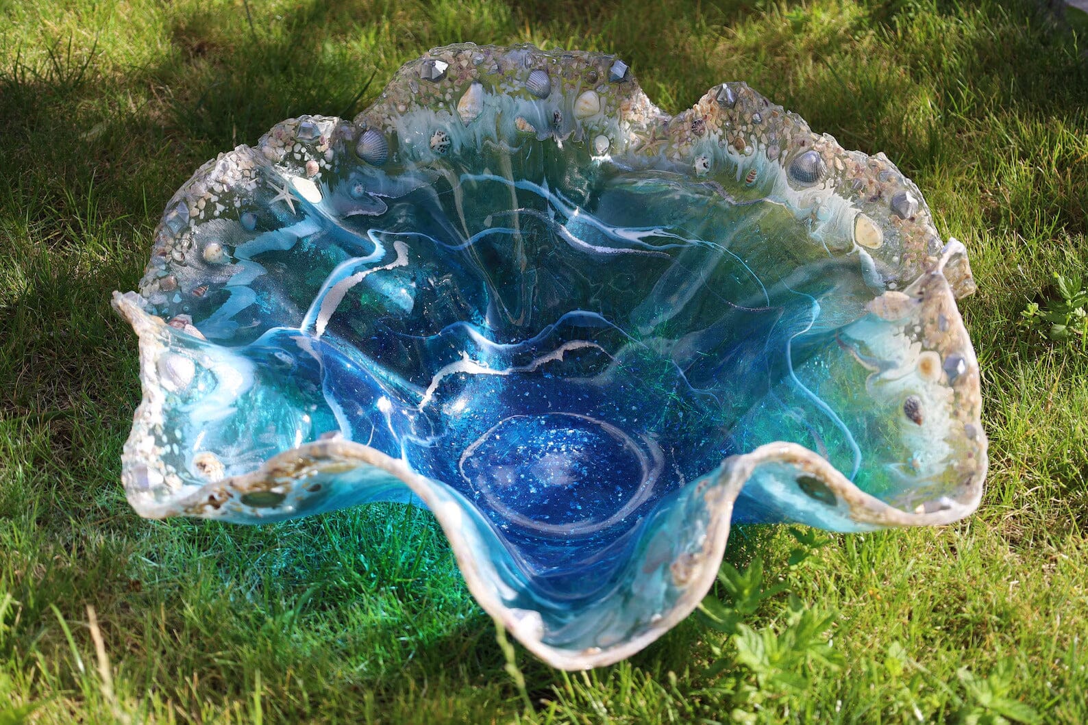 10" Handcrafted Oceanic Sculpt Resin Bowl – Blue Geode-Inspired Design Image