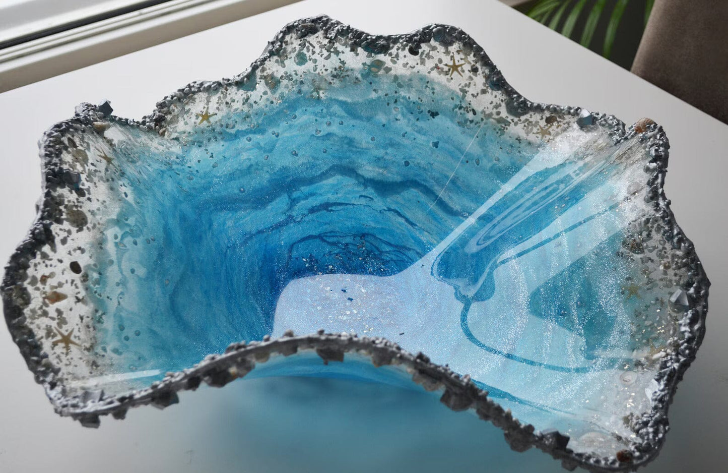 10" Handcrafted Oceanic Sculpt Resin Bowl – Blue Geode-Inspired Design Image